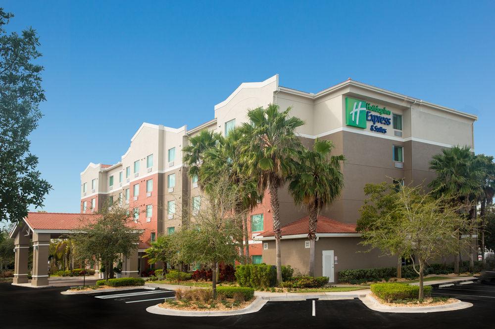 Holiday Inn Express & Suites Pembroke Pines-Sheridan St By Ihg Exterior photo