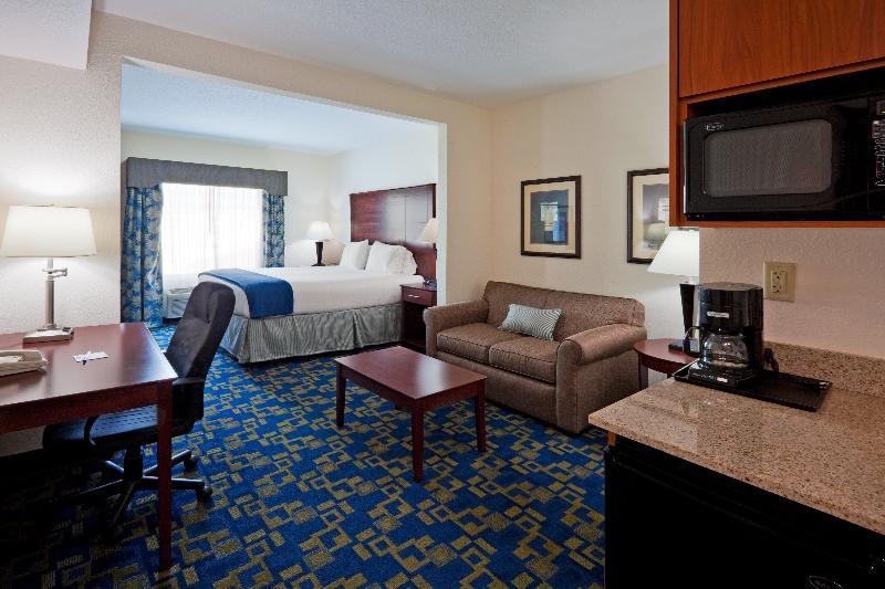 Holiday Inn Express & Suites Pembroke Pines-Sheridan St By Ihg Exterior photo