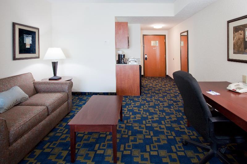 Holiday Inn Express & Suites Pembroke Pines-Sheridan St By Ihg Exterior photo
